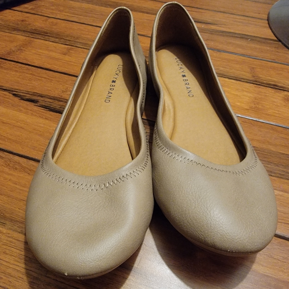Lucky Brand light beige ballet flats
